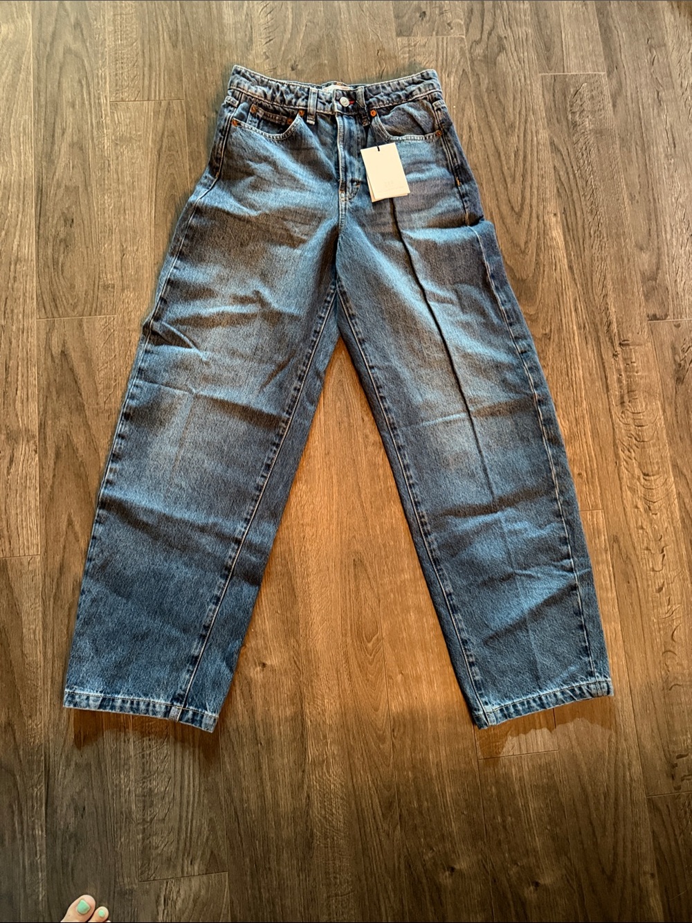 Victoria Beckham Women’s Straight Jeans in Medium Blue Wash